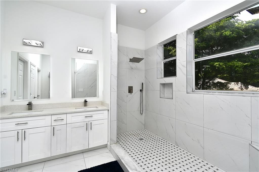 8213 Laurel Lakes Blvd, Naples, FL 34119 Photo