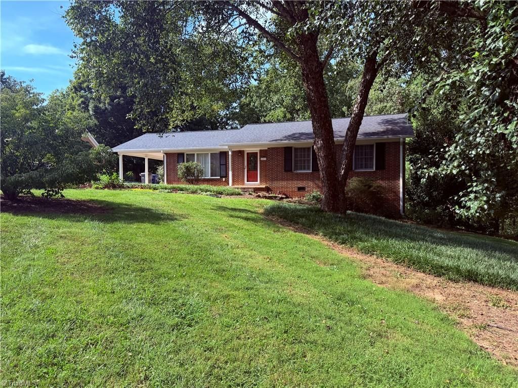 802 Woodland Boulevard, Wilkesboro, NC 28697 Main Photo