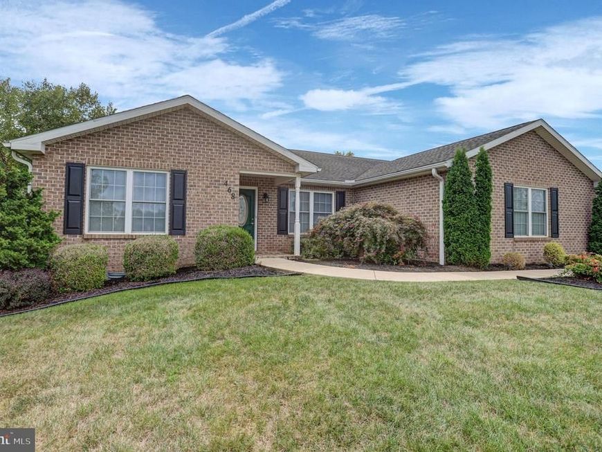 468 W Walter Avenue, Greencastle, PA 17225 Main Photo