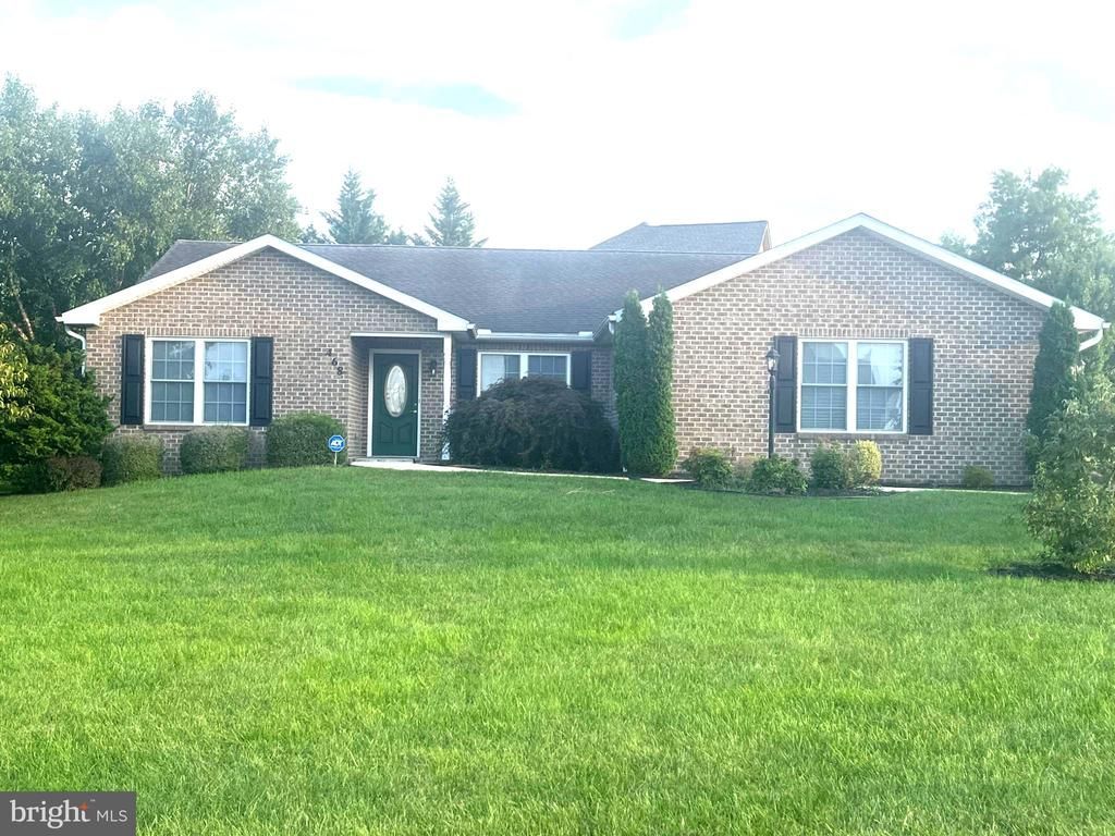 468 W WALTER AVENUE, GREENCASTLE, PA 17225