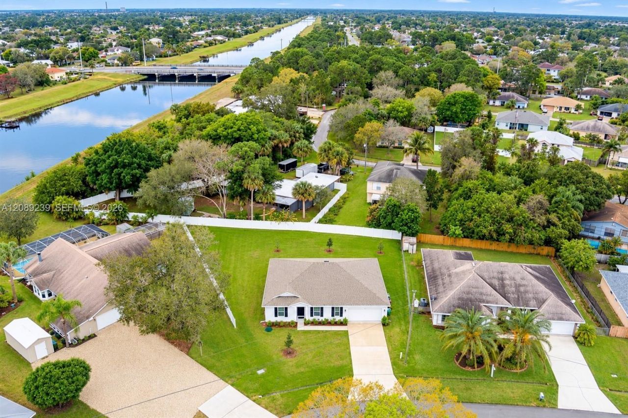 702 SW Aster Rd, Port Saint Lucie, FL 34953 Photo