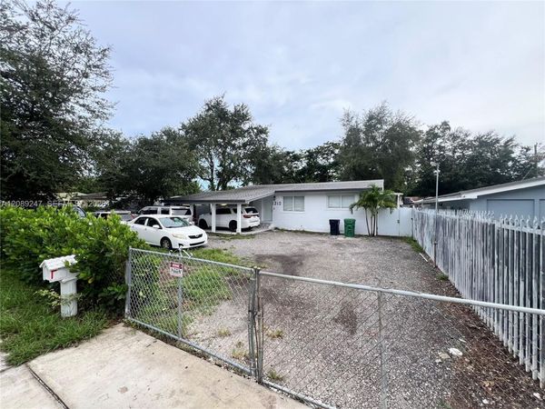 1310 Sharar Ave, Opa-Locka, FL 33054
