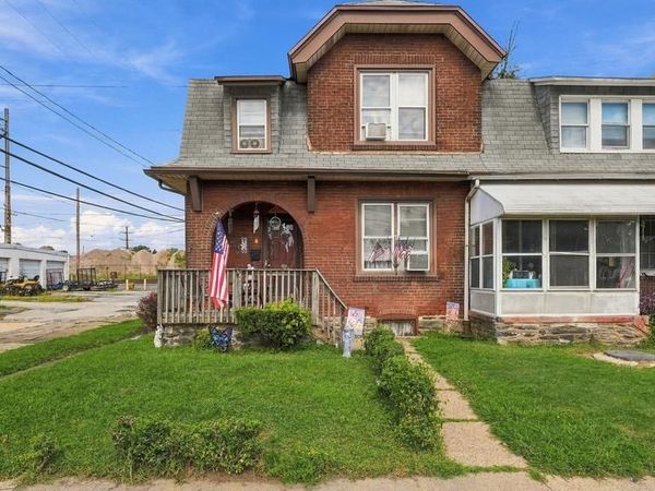 1 CHESTNUT STREET , MARCUS HOOK, PA 19061