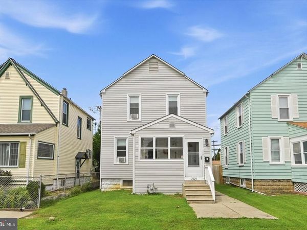 2025 CHESTNUT STREET, HOLMES, PA 19043