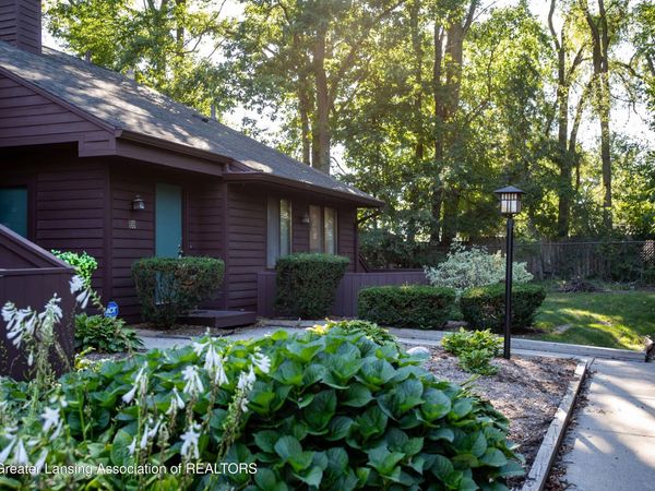 101 E Jolly Road, Lansing, MI 48910