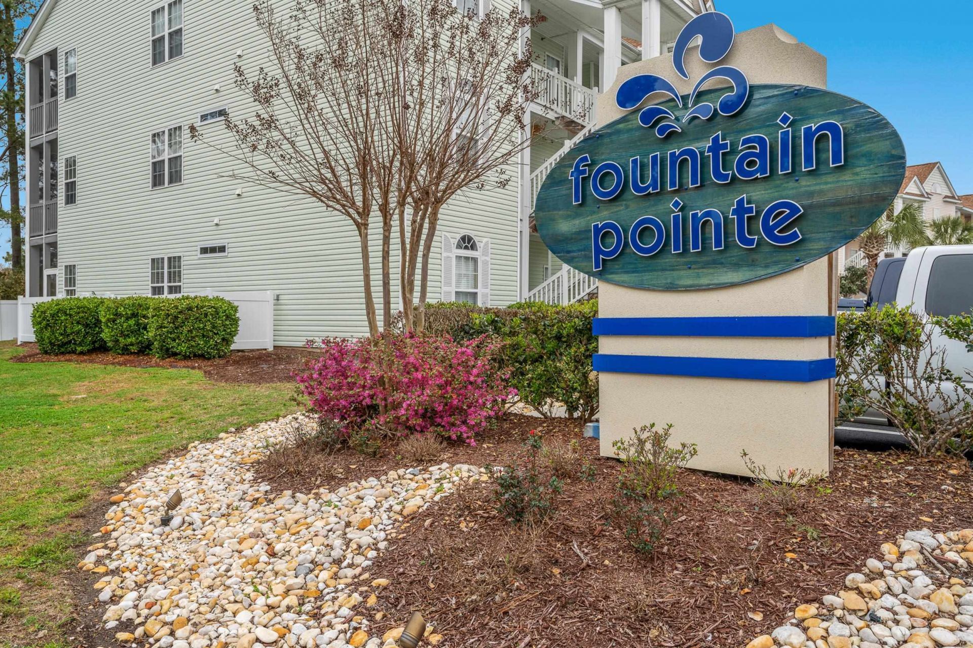 111 Fountain Pointe Ln. Photo 19