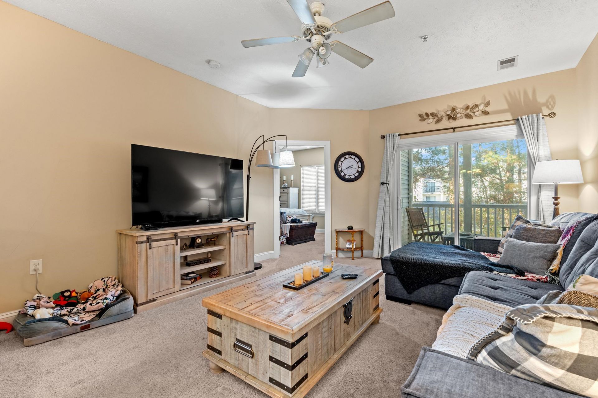 111 Fountain Pointe Ln. Photo 5