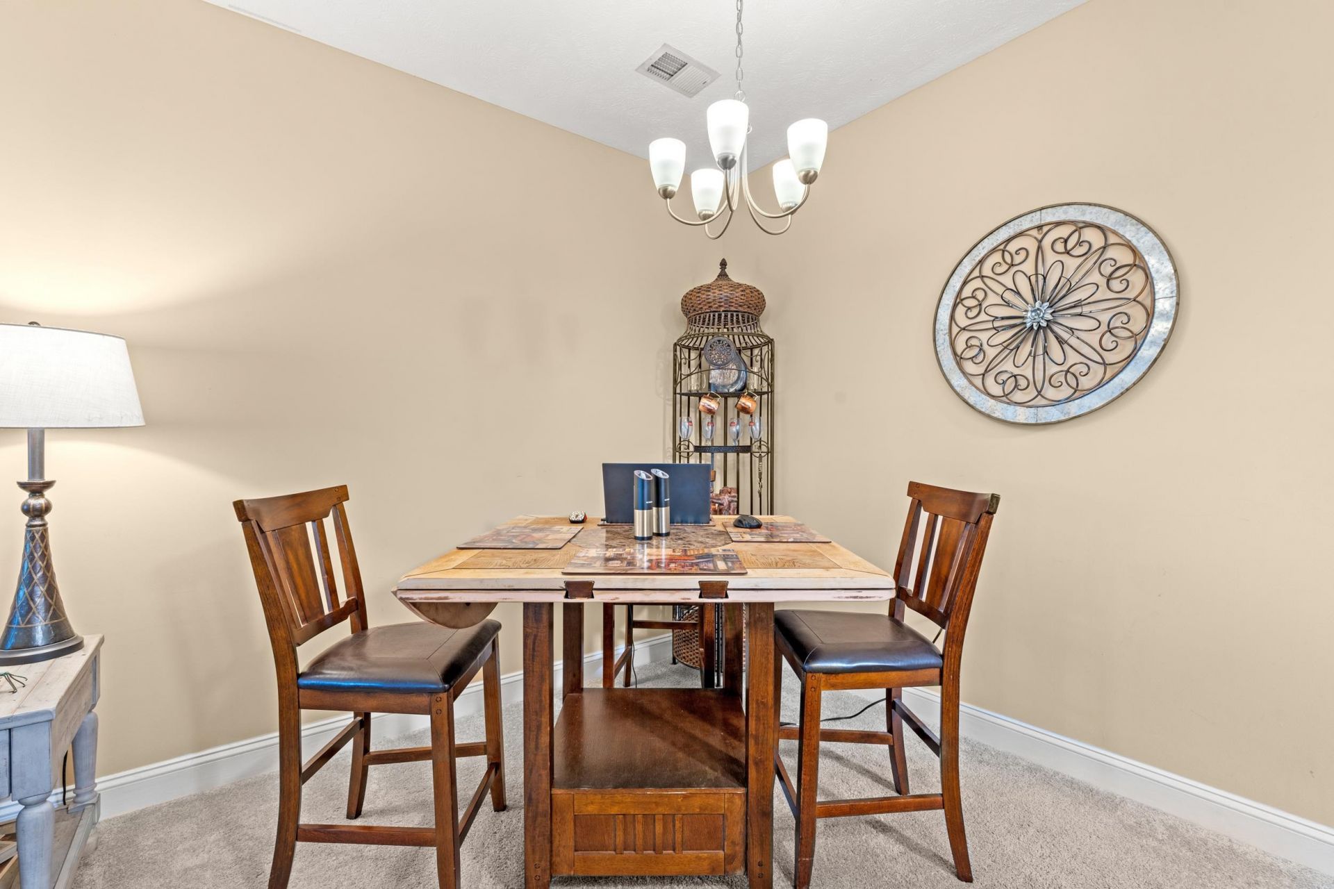 111 Fountain Pointe Ln. Photo 6