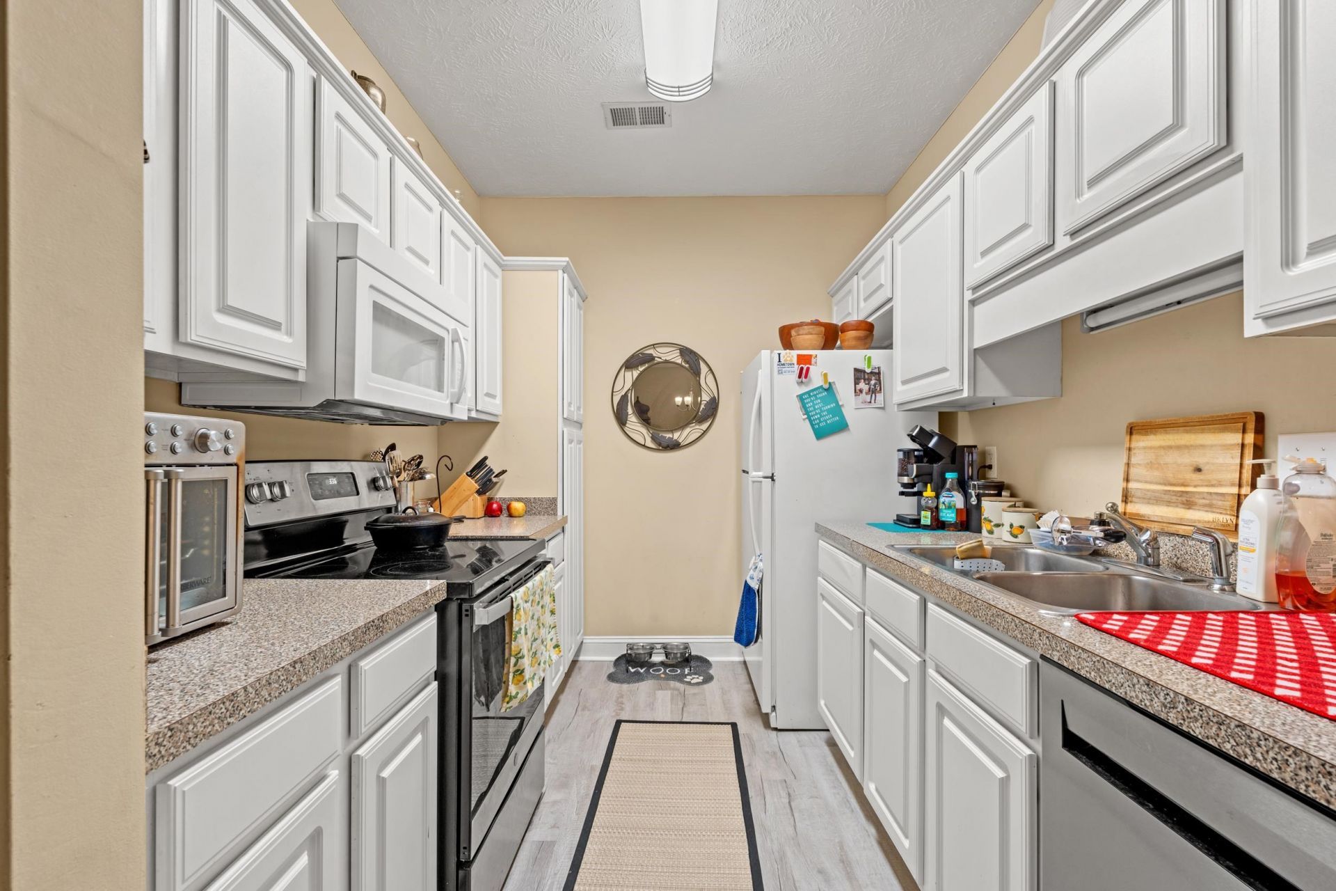 111 Fountain Pointe Ln. Photo 8