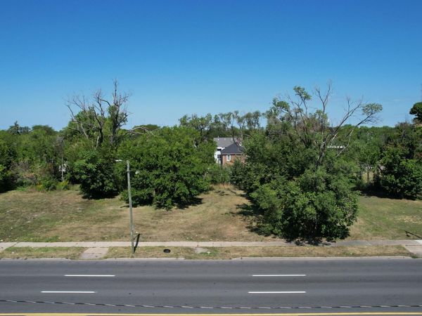 1986 W Davison Street, Detroit, MI 48238
