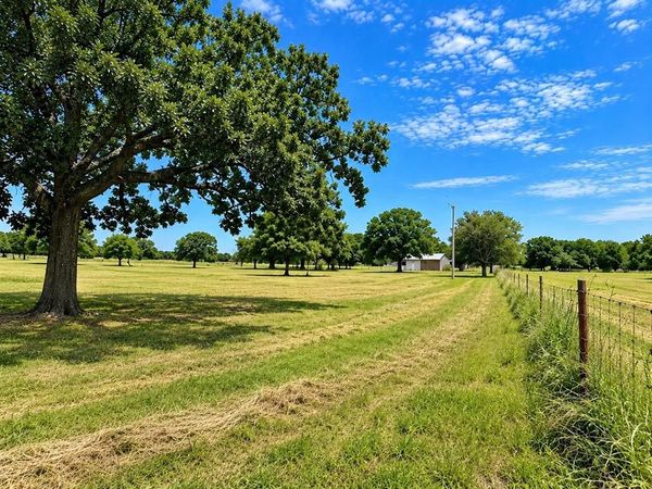 1438 Hurst Road, Axtell, TX 76624