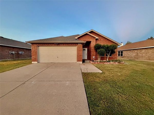 8107 Stowe Springs Lane, Arlington, TX 76002