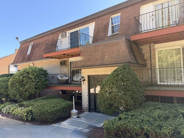 6 Williamsburg Court, Unit 4, Shrewsbury, MA 01545