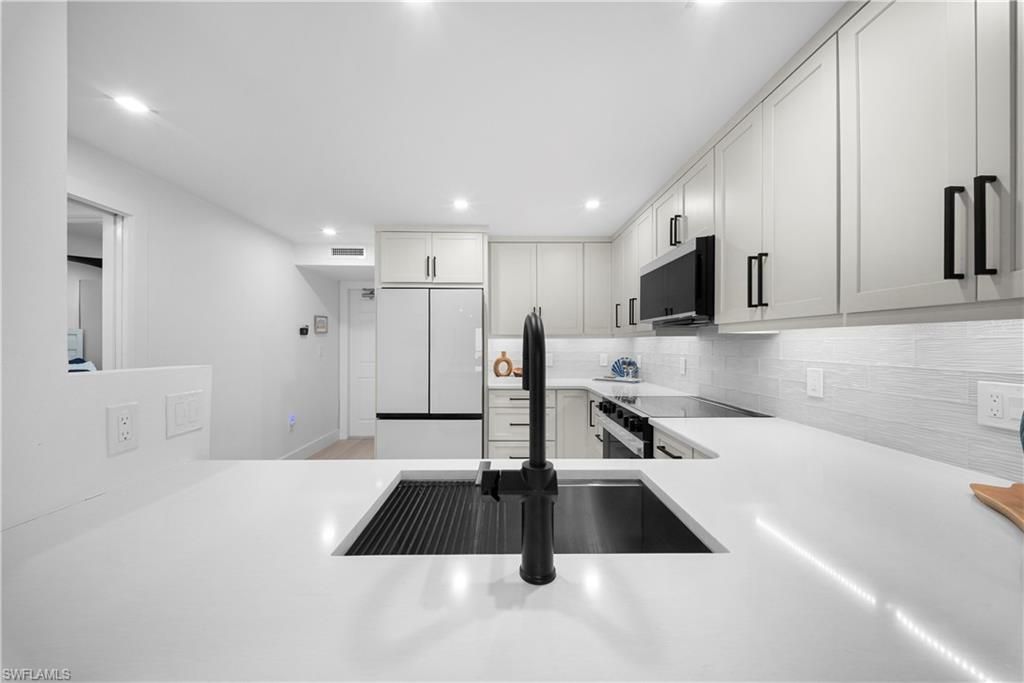 25870 Hickory Blvd, Unit 206, Bonita Springs, FL 34134 Photo