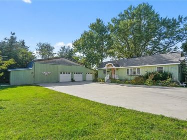 11327 Rays Bay Rd , Henderson, NY 13650