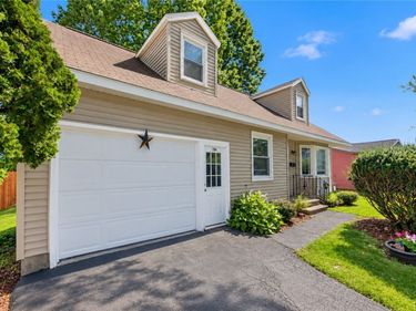 7306 Greenbriar Road, Syracuse, NY 13212