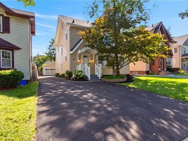 67 Harwick Road , Rochester, NY 14609