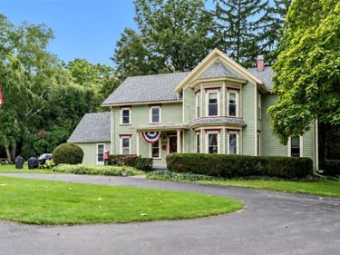 6878 Townline Road , Bergen, NY 14416
