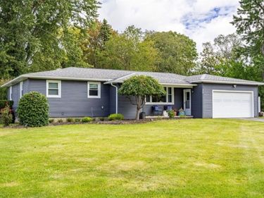 32 Kaywood Drive, Rochester, NY 14626