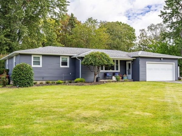 32 Kaywood Drive, Rochester, NY 14626