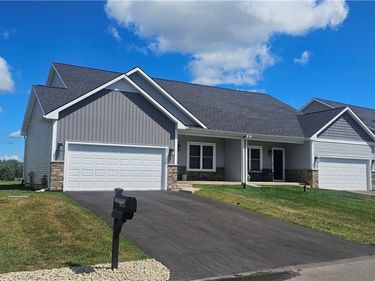 8076 Forest Ridge Lane, Baldwinsville, NY 13027