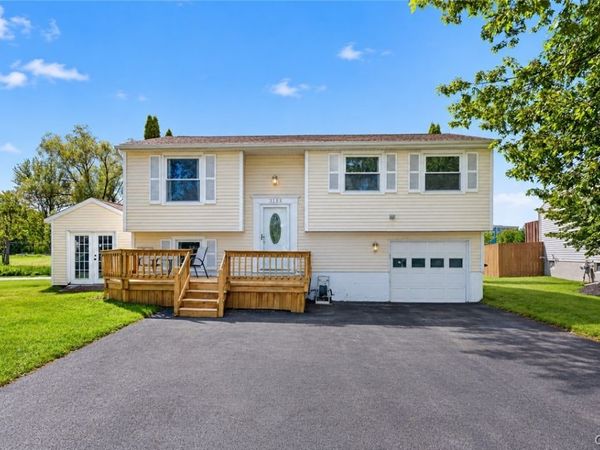 3888 Pintail Path , Liverpool, NY 13090