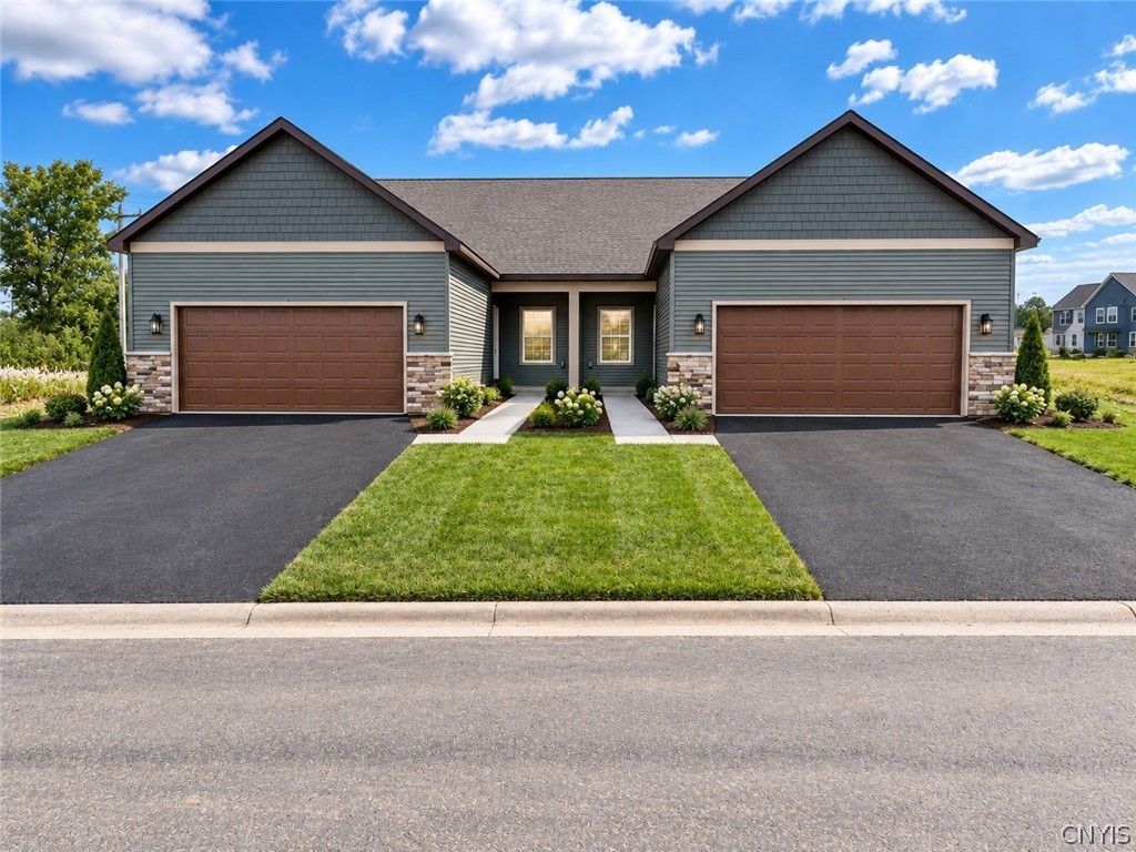 204 Dove Road, Baldwinsville, NY 13027 Main Photo