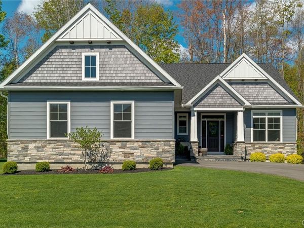 3389 Hickory Knoll Lane, Baldwinsville, NY 13027