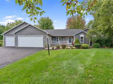 2352 Hunt Road , Camillus, NY 13031