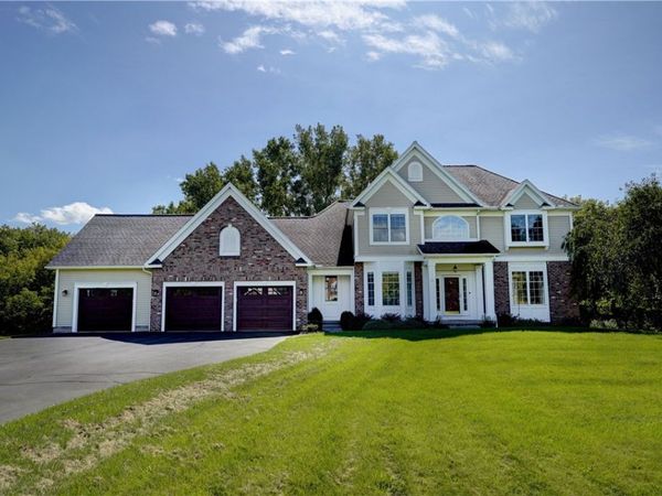 11 Old French Road, Honeoye Falls, NY 14472