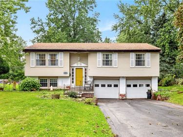 502 El Mar Drive, Greece, NY 14616