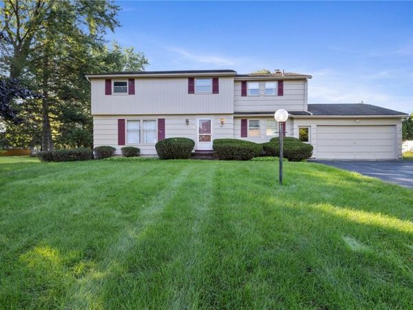 185 Viennawood Drive, Rochester, NY 14618
