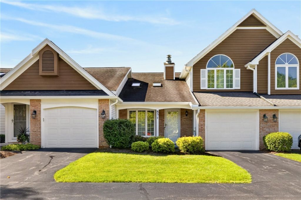 85 Eaglesfield, Fairport, NY 14450 Main Photo