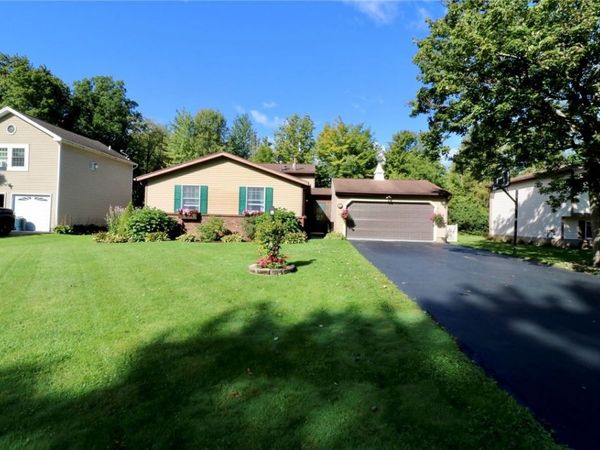 80 Reddick Lane, Rochester, NY 14624