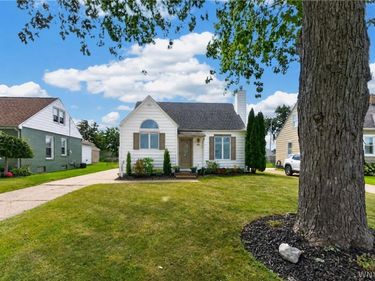 46 Oakridge Avenue, Buffalo, NY 14217