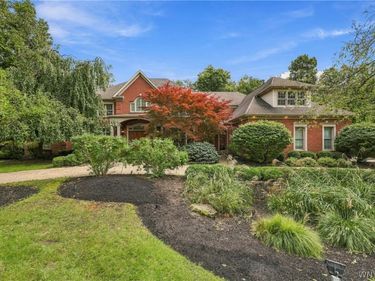 5053 Rockledge Drive, Clarence, NY 14031