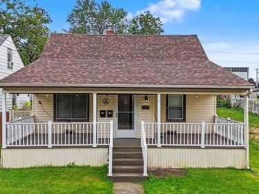323 Spruce Avenue , Niagara Falls, NY 14301