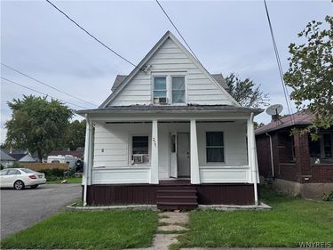 2758 Falls Street , Niagara Falls, NY 14303