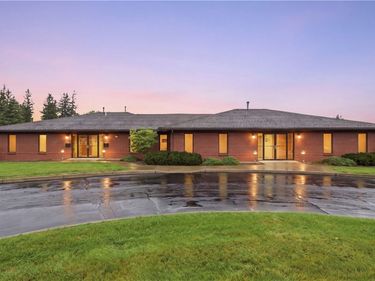 241 Parrish Street, Canandaigua, NY 14424