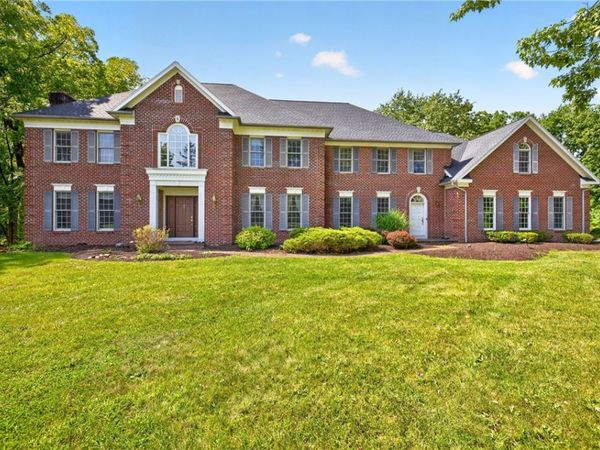 6 Merrycreek Xing, Pittsford, NY 14534