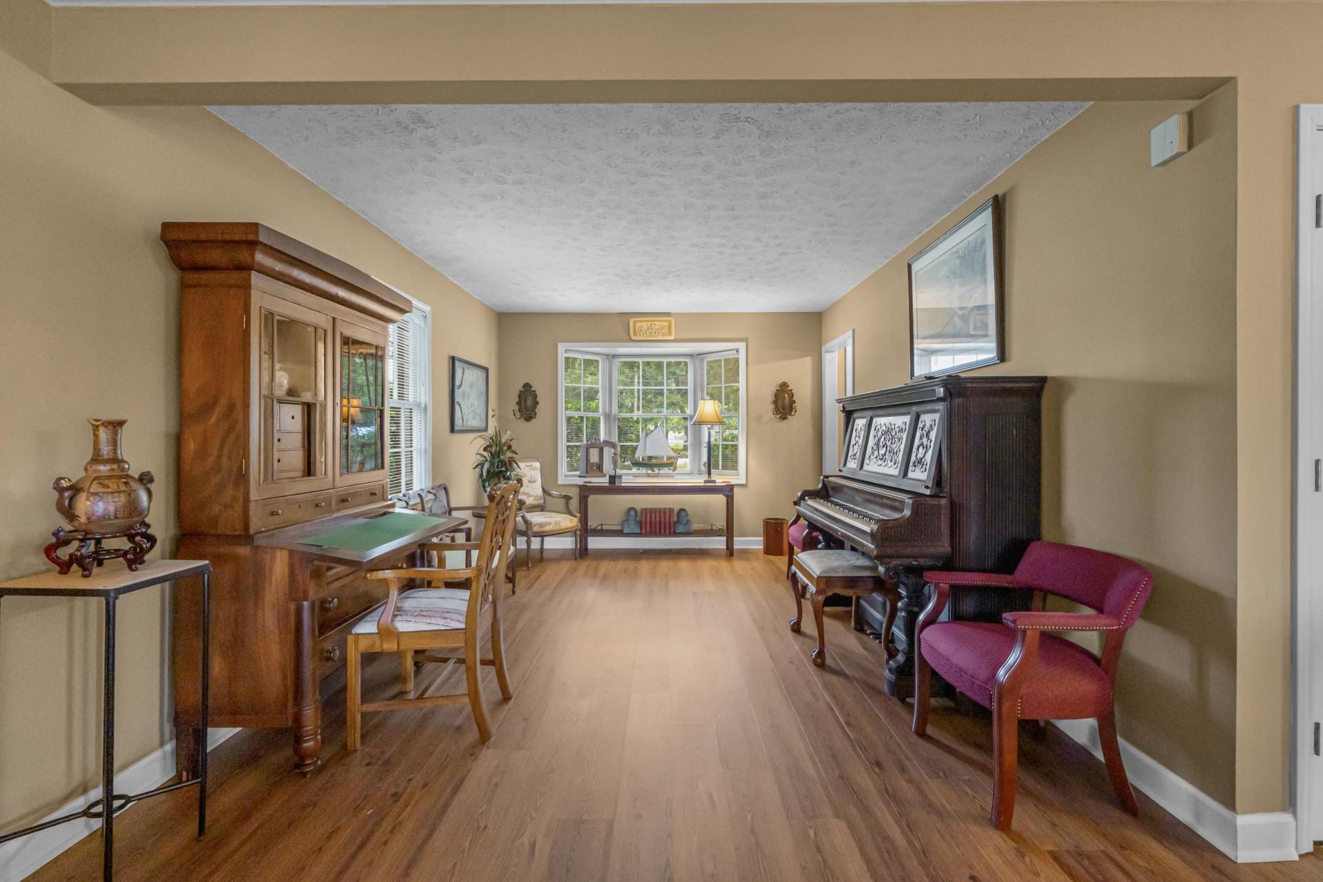 313 N Oak Dr. Photo 12