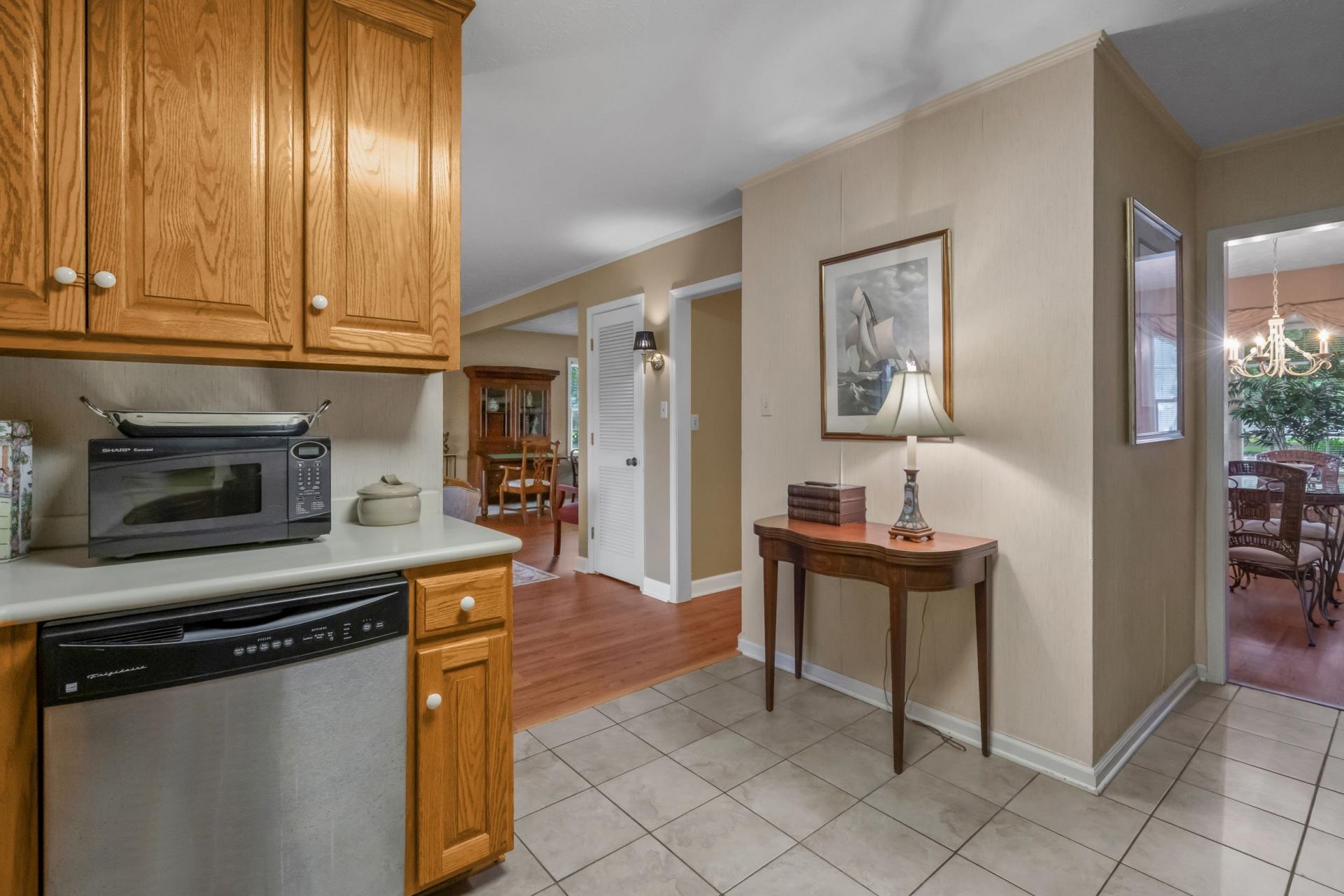 313 N Oak Dr. Photo 20