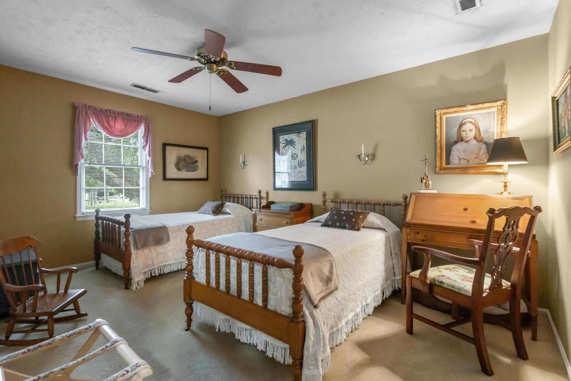 313 N Oak Dr. Photo 32
