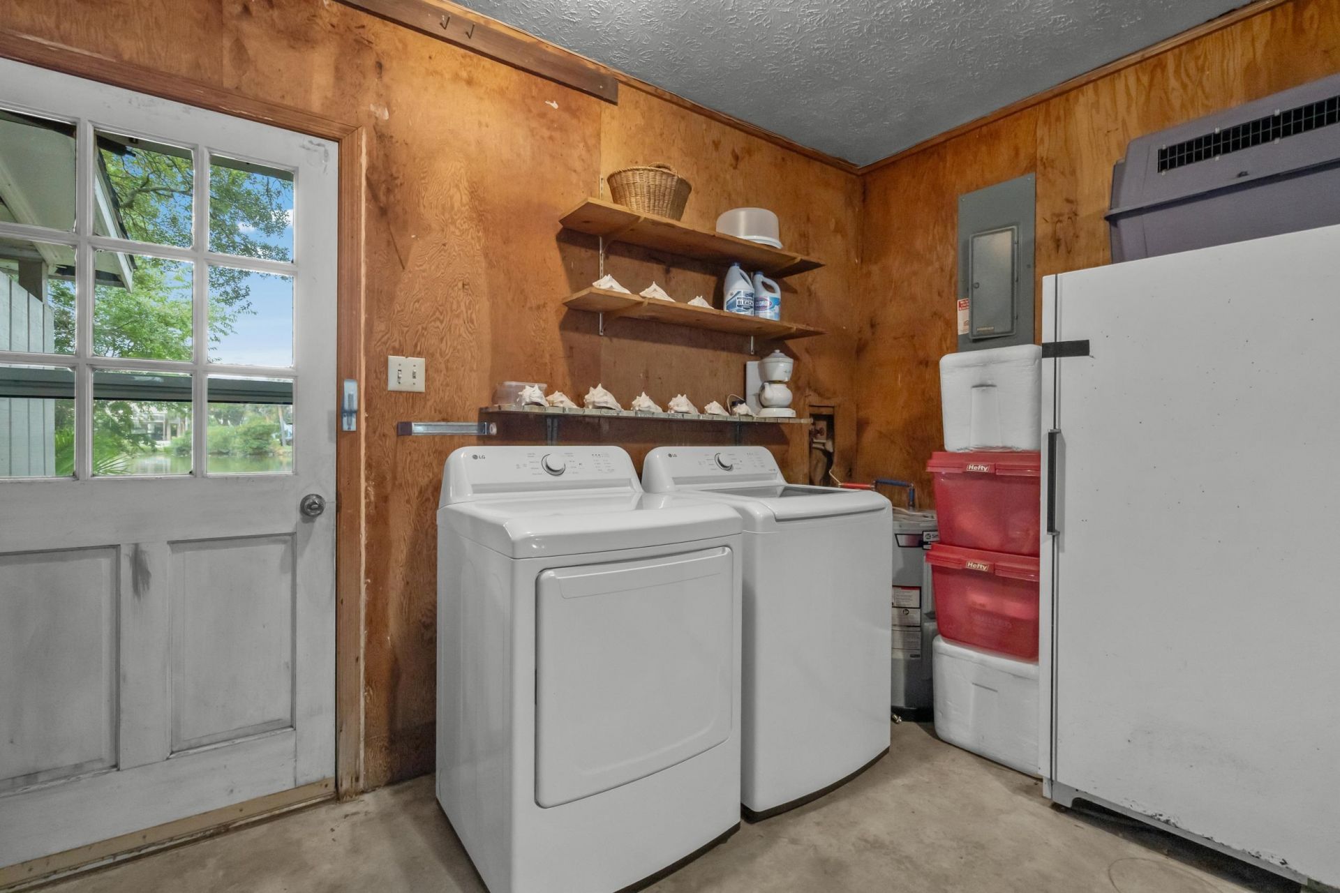 313 N Oak Dr. Photo 36