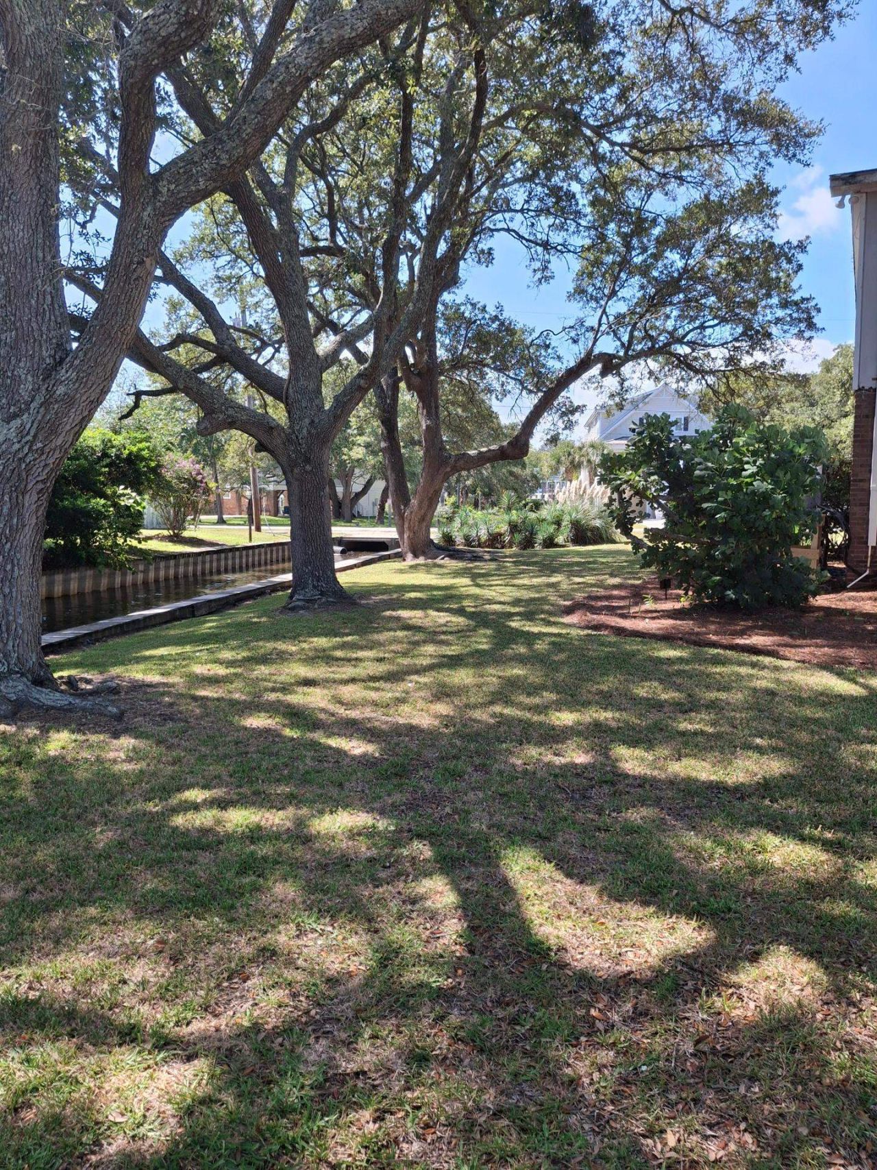313 N Oak Dr. Photo 44