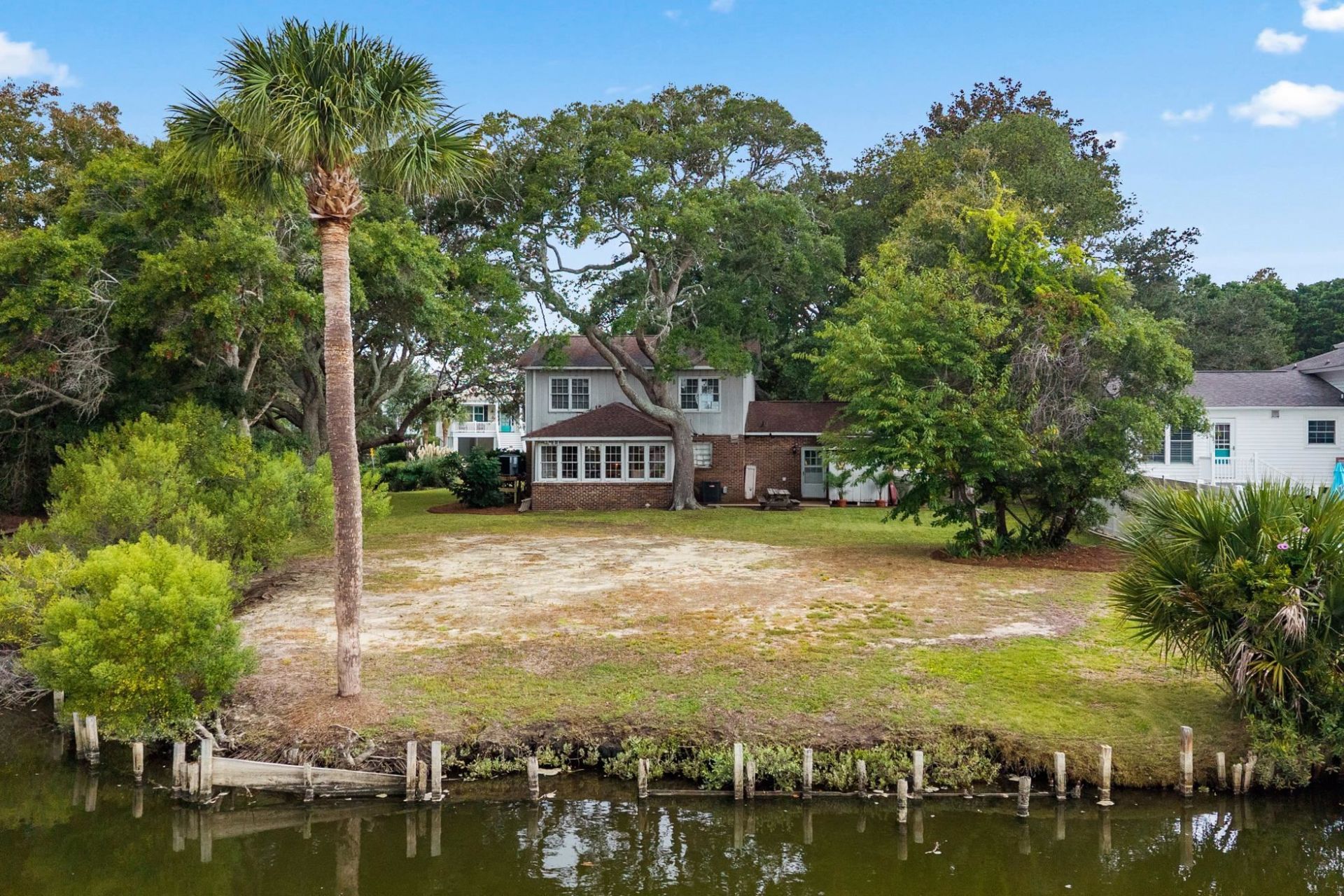 313 N Oak Dr. Photo 5