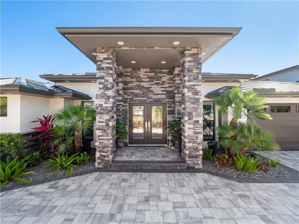 1912 SE 33rd Ter, Cape Coral, FL 33904 Photo
