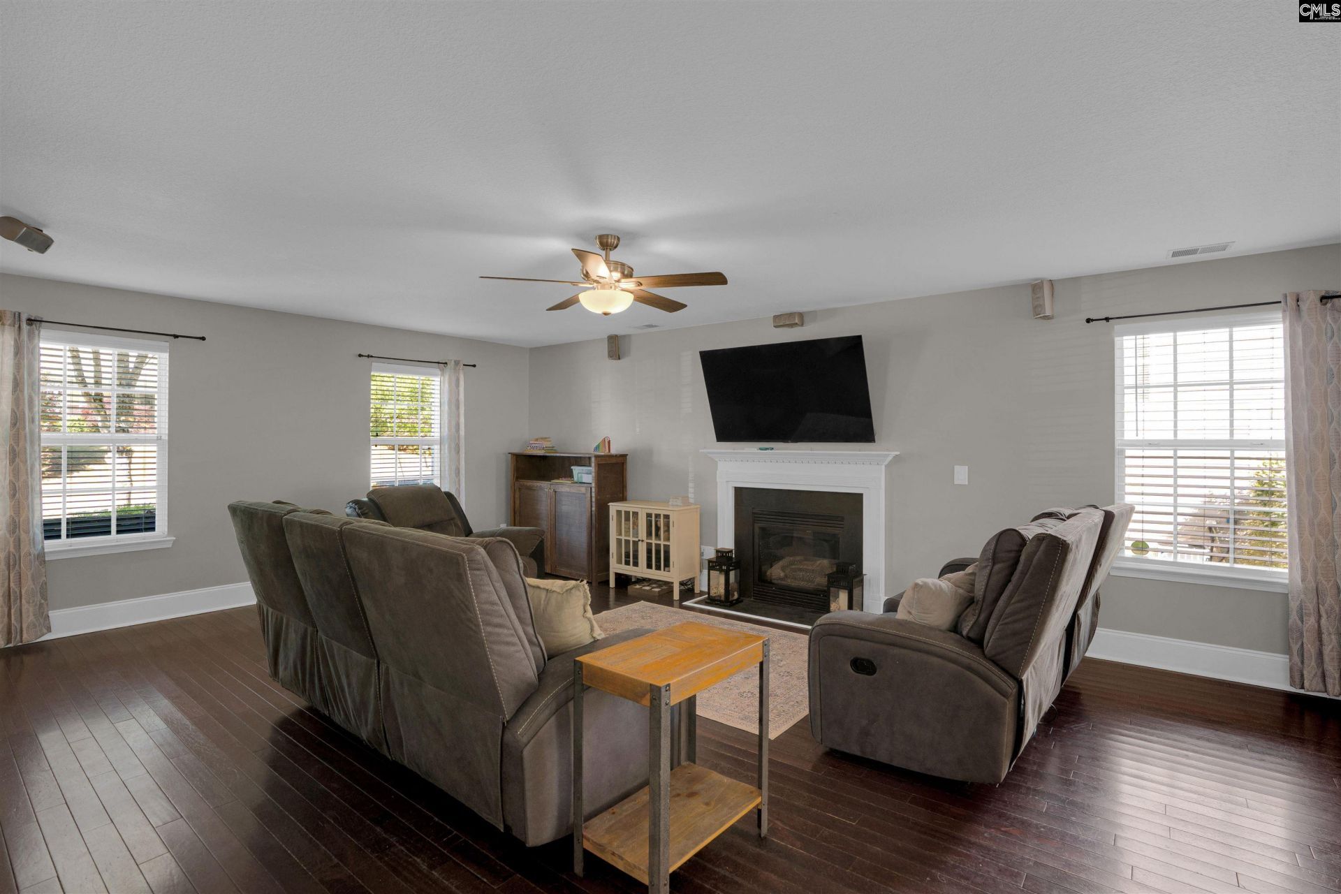 221 Foxport Drive  Photo 6