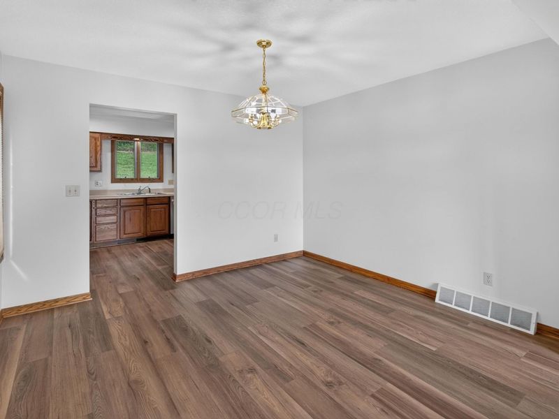 672 Alpine Circle, Heath, OH 43056 Photo 13