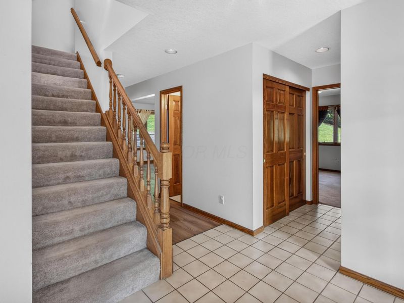 672 Alpine Circle, Heath, OH 43056 Photo 8